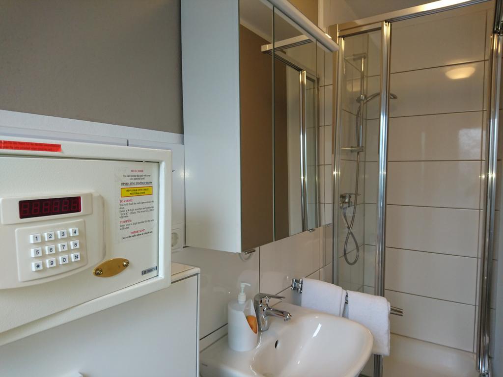 Budapester Hof Gaestehaus Hamburg Ngoại thất bức ảnh
